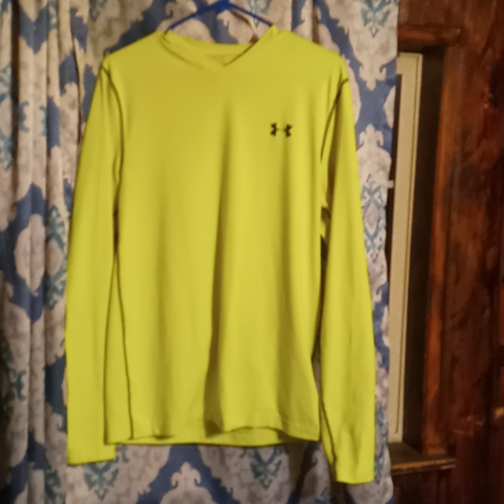 Mens fitted Sz M Under Armour long sleeve shirt